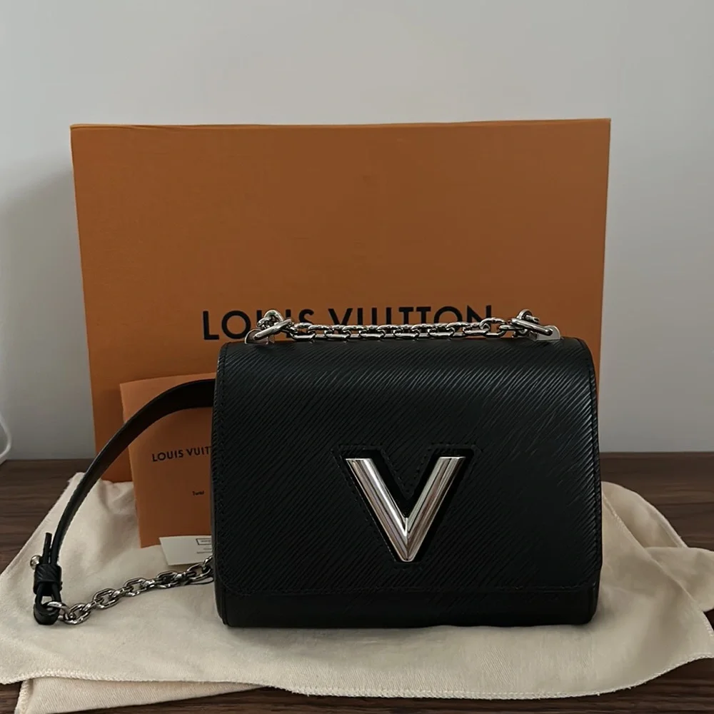 Louis Vuitton LV twist lock PM chain black bag - Picture 11 of 11